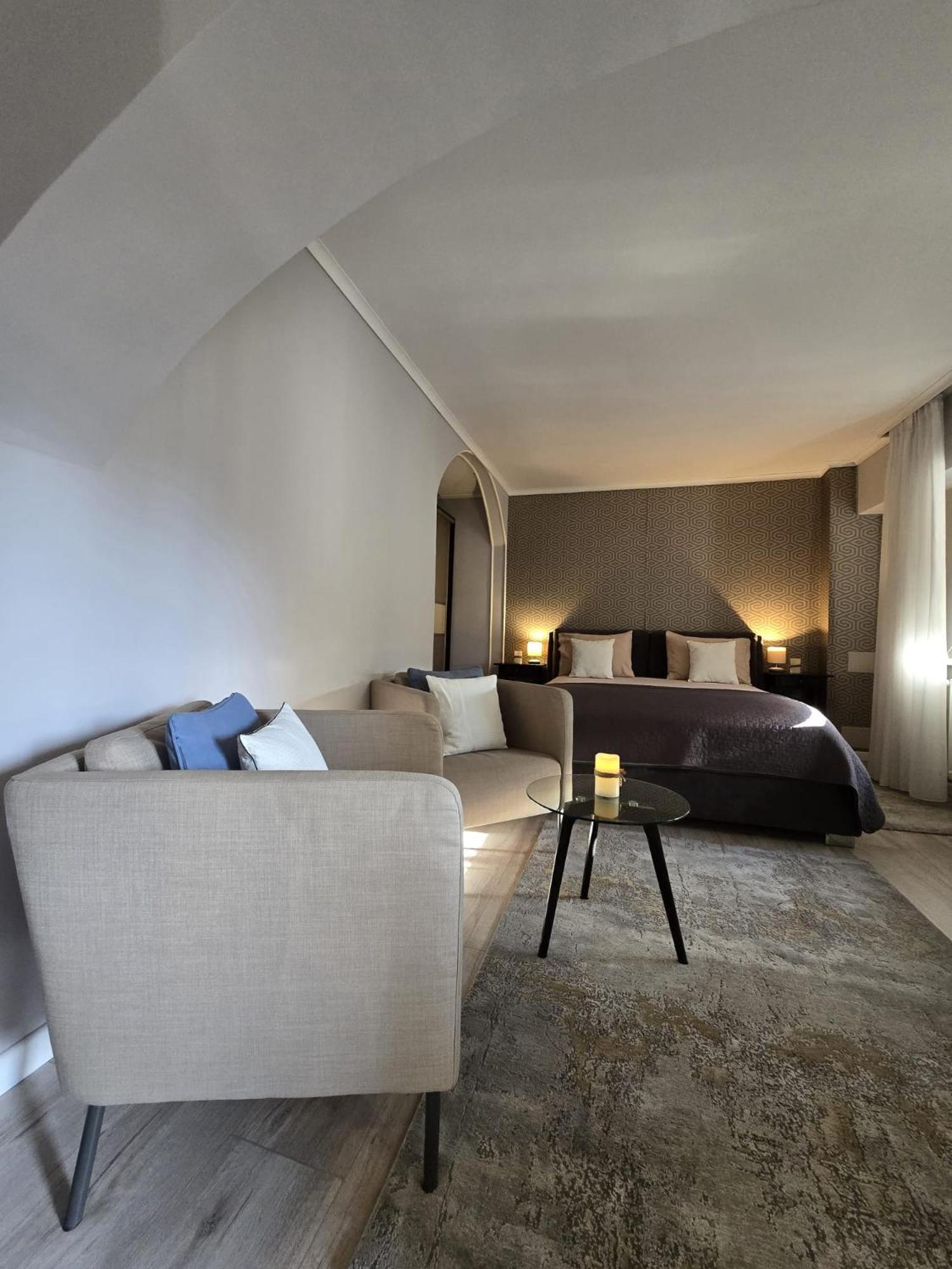 Romana Lahovary Studio Bukarest Kültér fotó