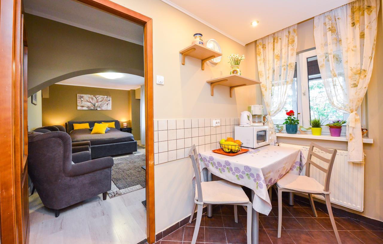 Romana Lahovary Studio Bukarest Kültér fotó